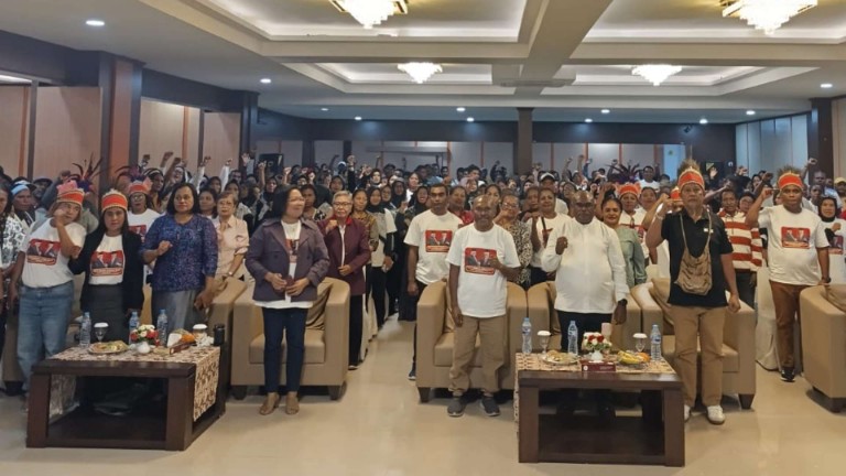 meki-nawipa-temui-tim-mege-mimika-apresiasi-kerja-keras-tim