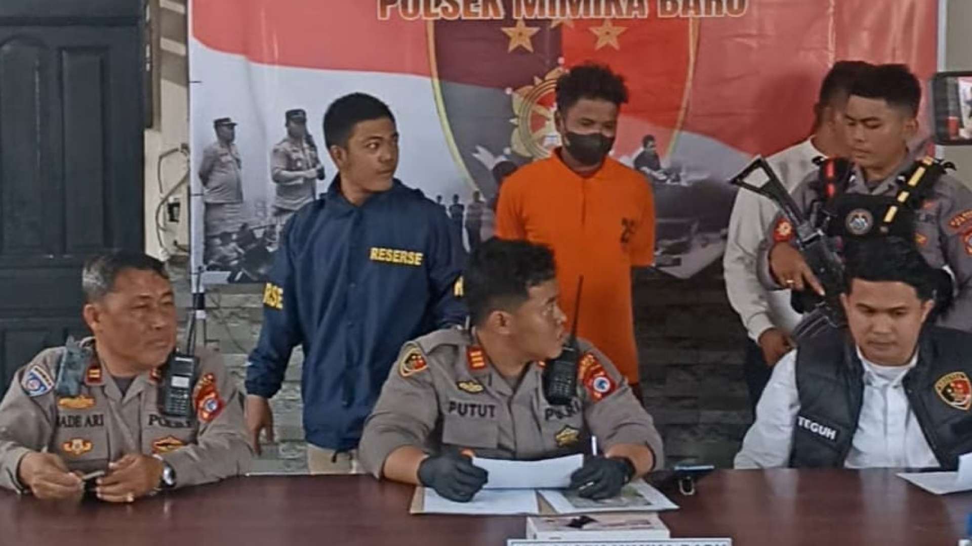 dipicu-masalah-asmara-yh-tikam-pria-lain-hingga-tewas