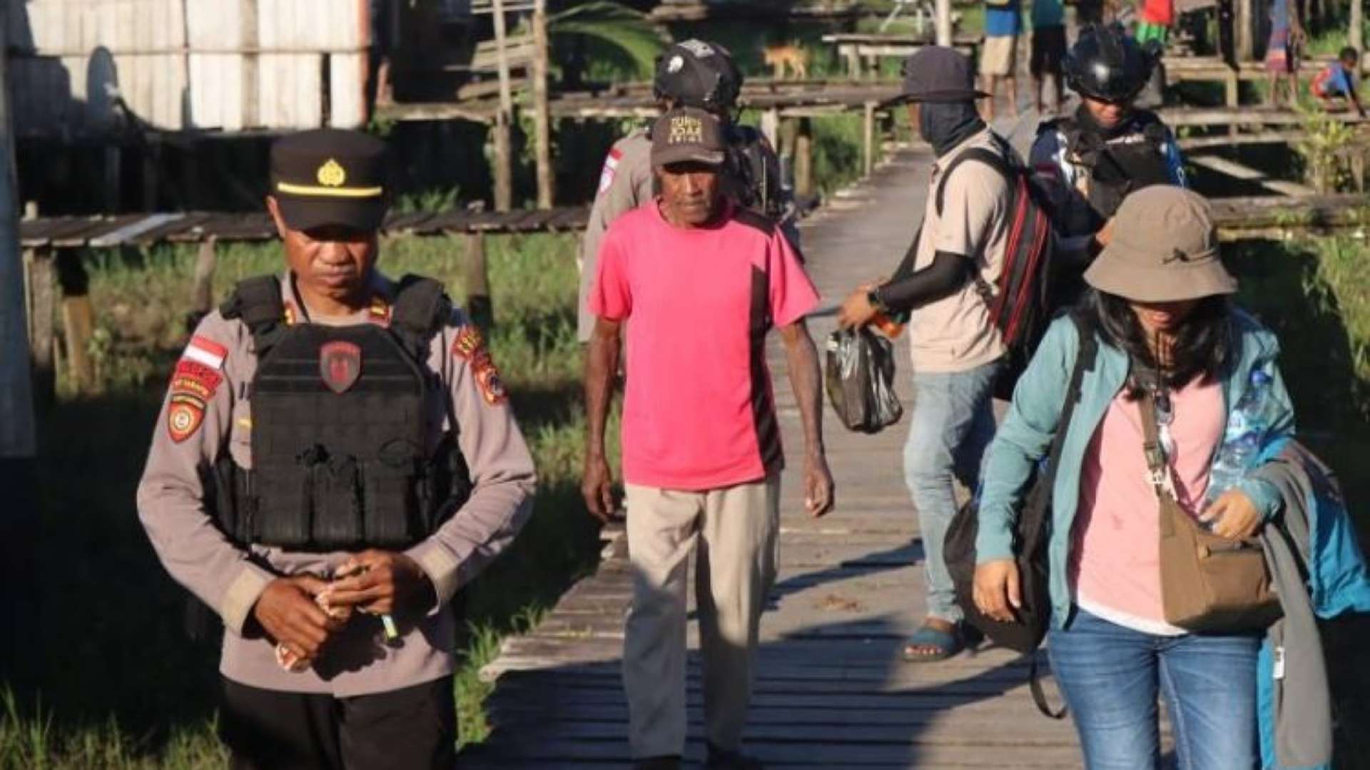 tpnpb-bunuh-warga-di-asmat-guru-nakes-dievakuasi