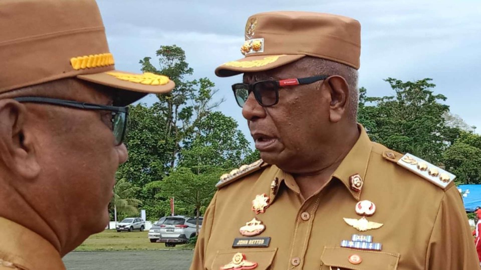 bupati-mimika-sesalkan-minimnya-pendampingan-dinas-pendidikan-di-program-revitalisasi-sekolah