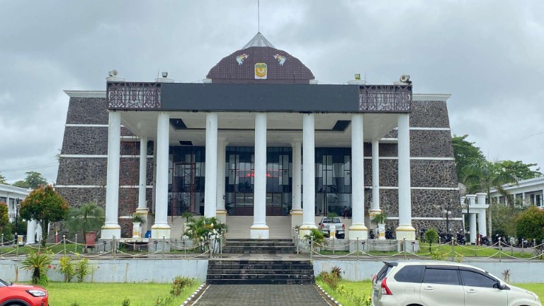 mariunus-tandiseno-prediksi-apbd-mimika-2026-anjlok-rp4-triliun