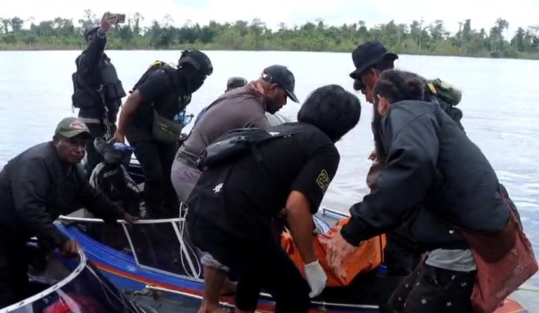 5-hari-pencarian-jasad-indra-korban-pembunuhan-opm-di-asmat-ditemukan