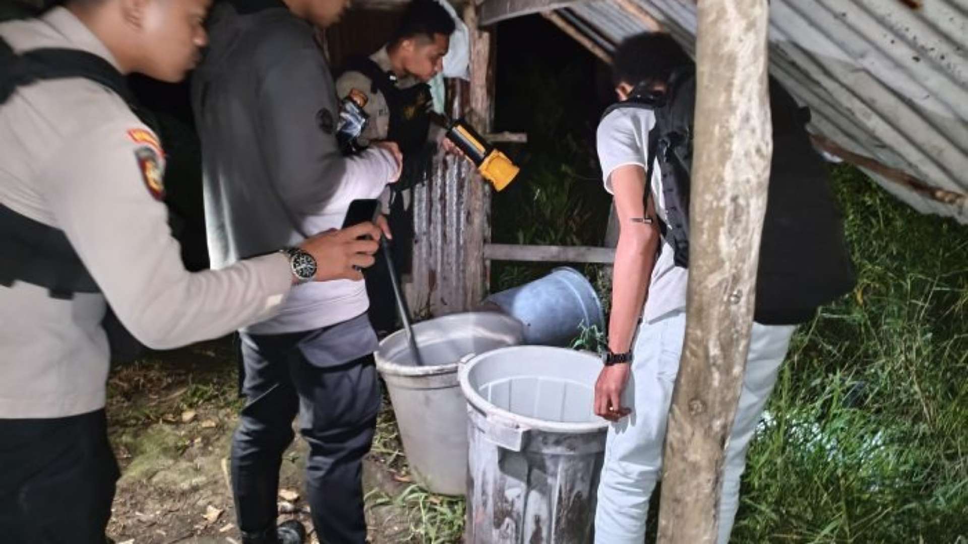 polres-merauke-grebek-produksi-sopi-di-wasur