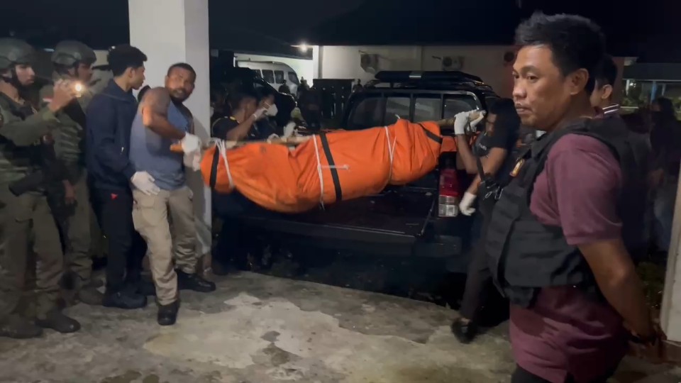 Evakuasi korban pembunuhan OPM di wilayah Distrik Seradala, Kabupaten Yahukimo. Foto: Satgas Humas Damai Cartenz