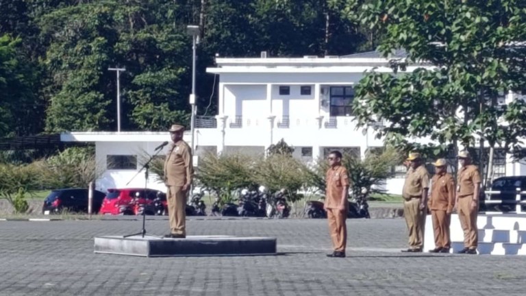 apbd-mimika-diprediksi-turun-bupati-tekankan-program-fokus-ke-masyarakat