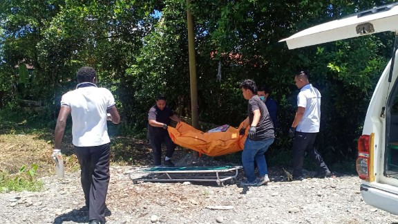 Polisi Evakuasi Jenazah di Rumah Kosong Jalan Freeport Lama