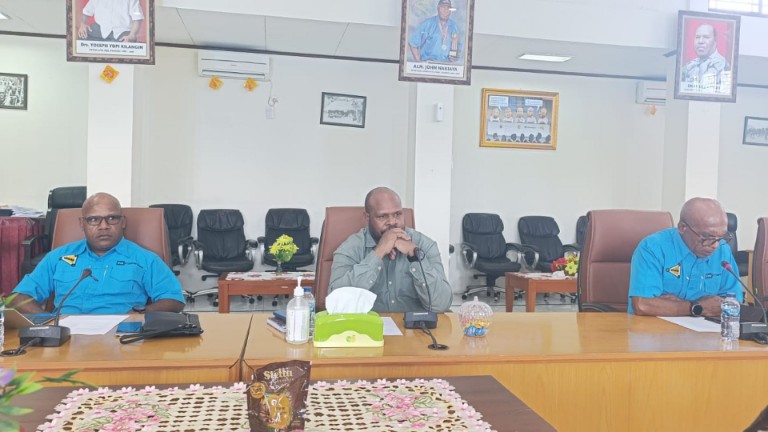 YPMAK Kirim Tiga Siswa Berprestasi ke Universitas Internasional