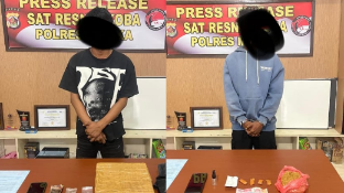 polisi-tangkap-dua-pengedar-tembakau-sintetis-di-timika