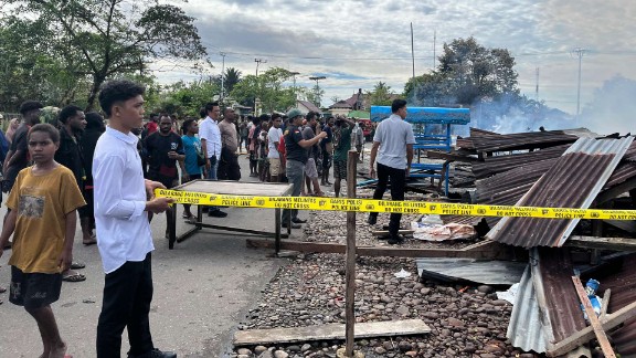 delapan-bangunan-terbakar-di-pasar-lama-yahukimo