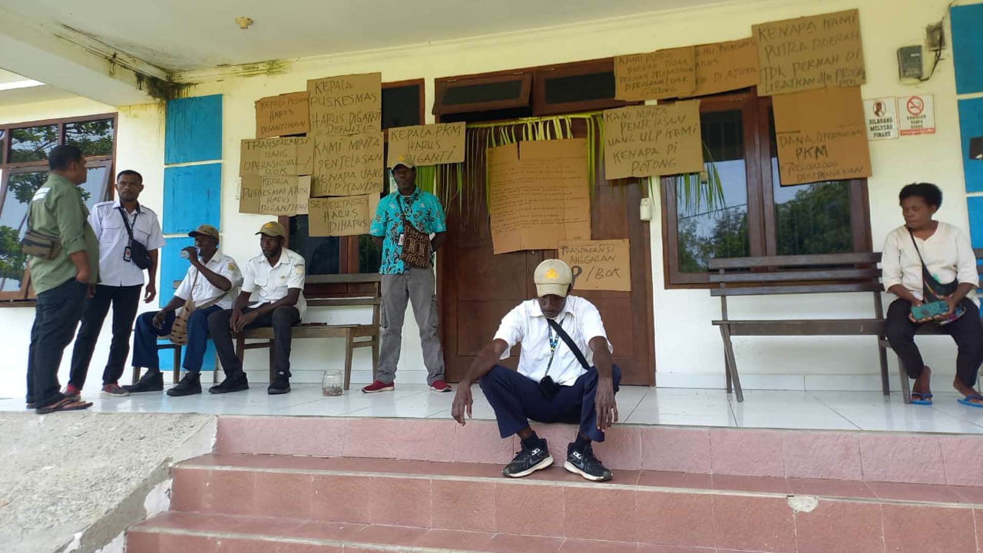 sejumlah-petugas-palang-puskesmas-atuka-tuntut-transparansi-anggaran