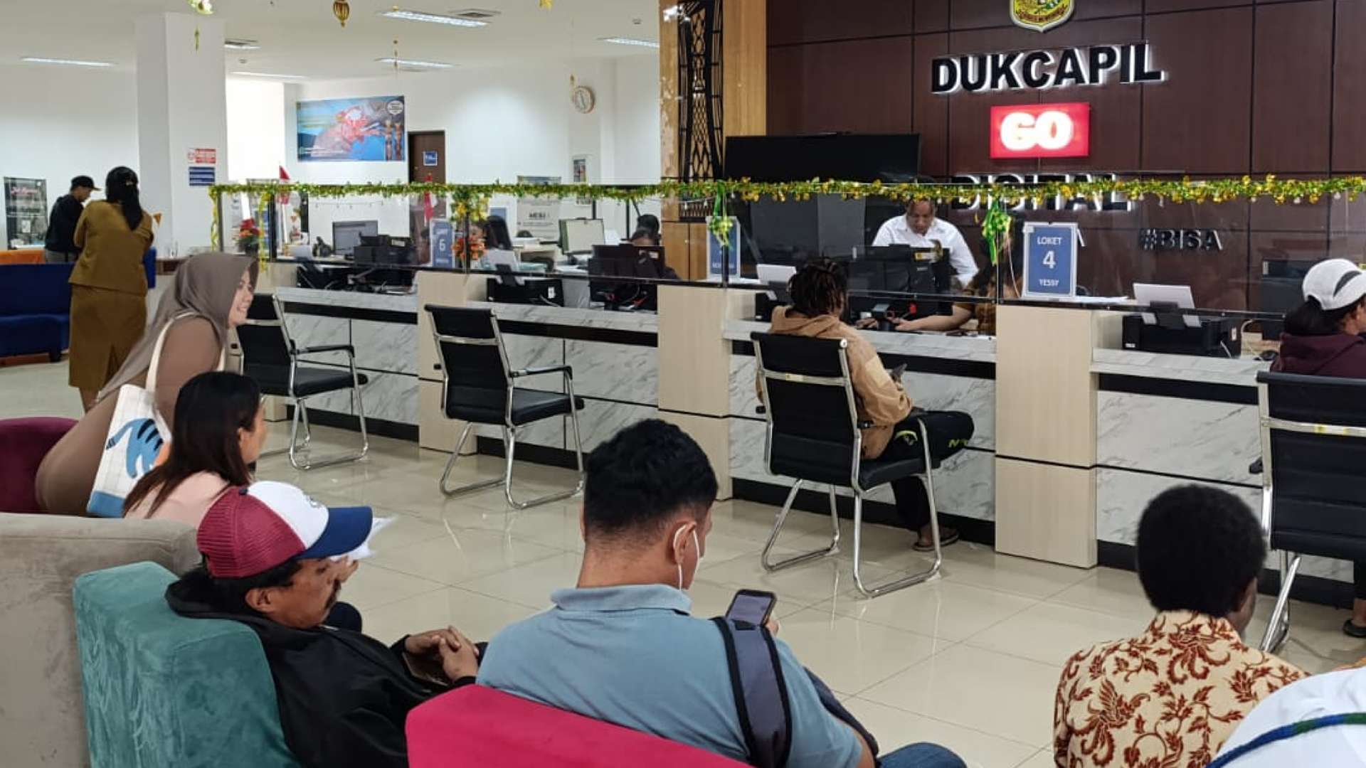 21-ribu-lebih-warga-mimika-aktifkan-ktp-digital-disdukcapil-gencarkan-sosialisasi