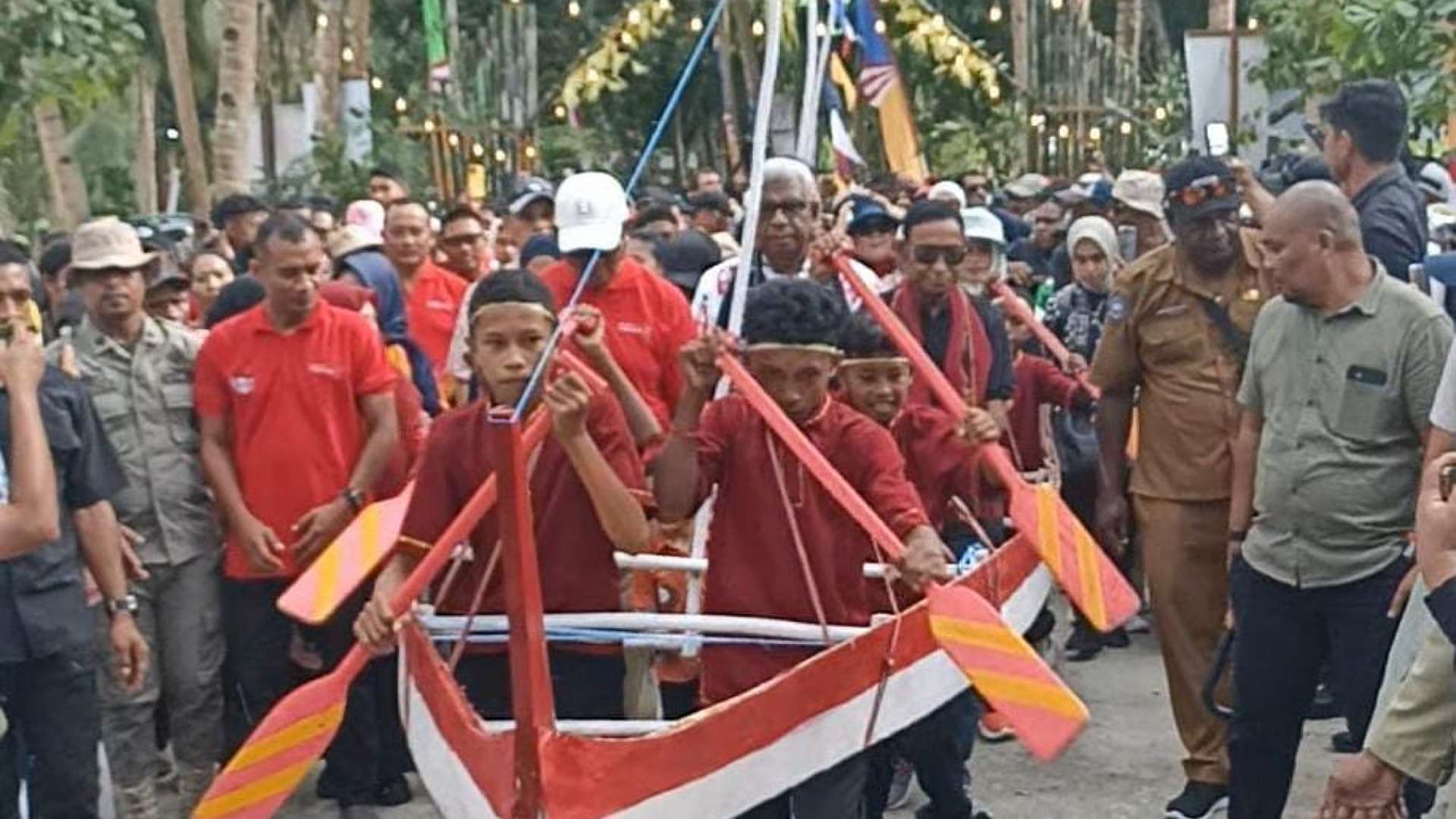 bupati-mimika-napak-tilas-ke-kei-menyambung-asa-dan-peluang-kerja-sama