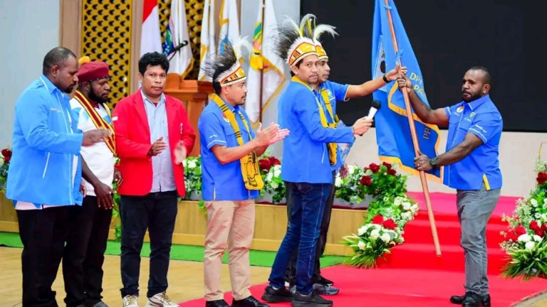 pimpin-knpi-papua-tengah-yustinus-tebai-tak-ada-dualisme