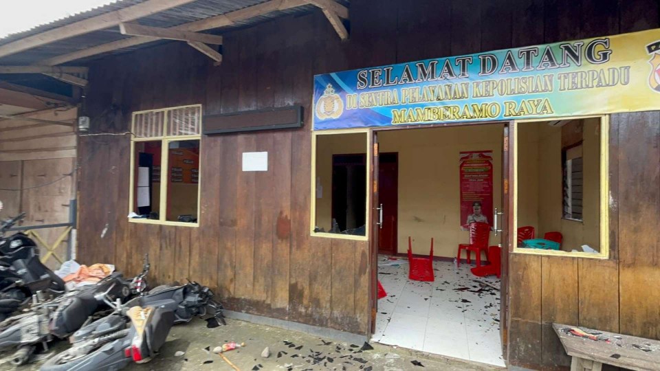 warga-serang-anggota-polres-mamberamo-raya