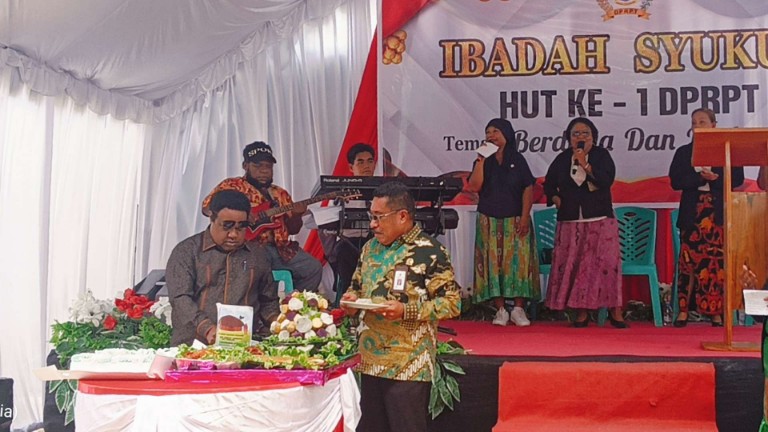 dpr-papua-tengah-peringati-hut-ke-1