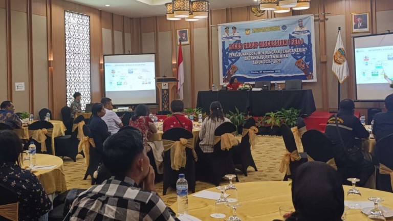 pemkab-mimika-rancang-strategi-ketenagakerjaan-lima-tahun