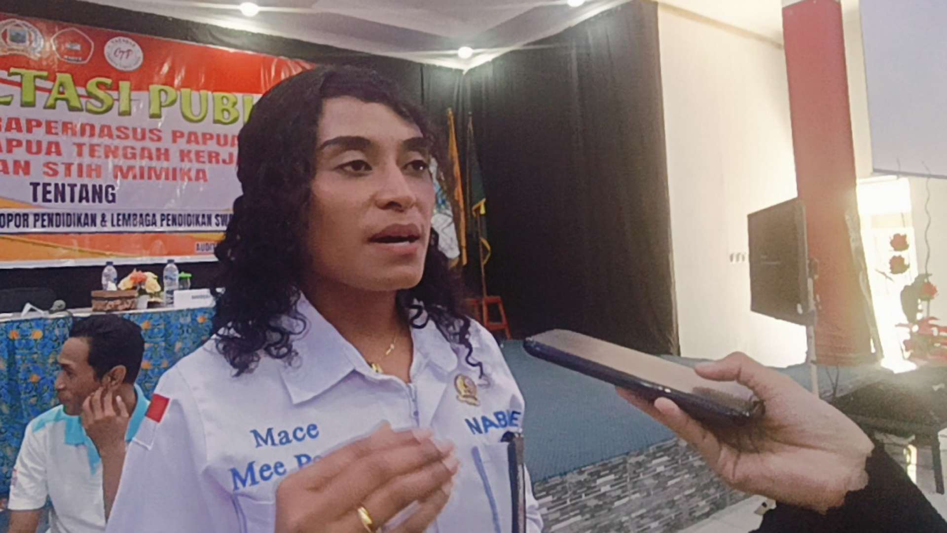 dpr-papua-tengah-dorong-bahasa-lokal-diajarkan-di-sekolah