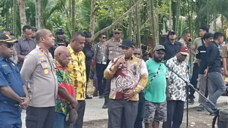 sekda-puncak-hadiri-penyelesaian-konflik-kwamki-narama-mimika