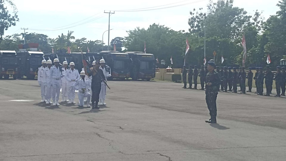 kapolda-kukuhkan-dhuaja-satuan-brimob-polda-papua-tengah-satya-ingga-mumaiga