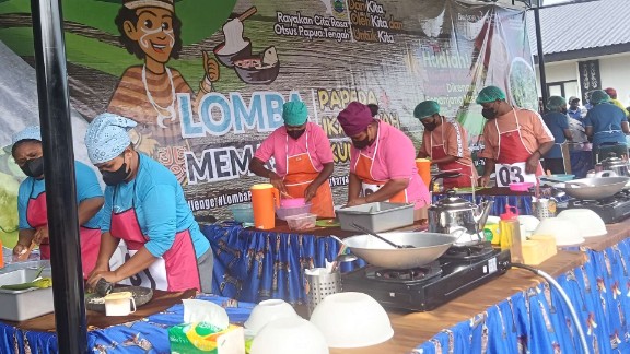 angkat-warisan-kuliner-deinas-geley-buka-lomba-masak-papeda-ikan-kuah-kuning