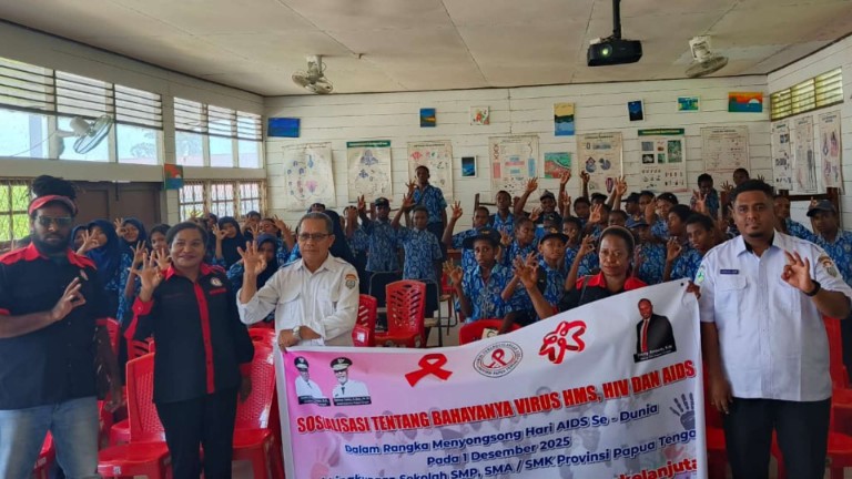 jelang-has-kpa-papua-tengah-sosialisasi-bahaya-hiv-aids-ke-pelajar-smpn-2-nabire