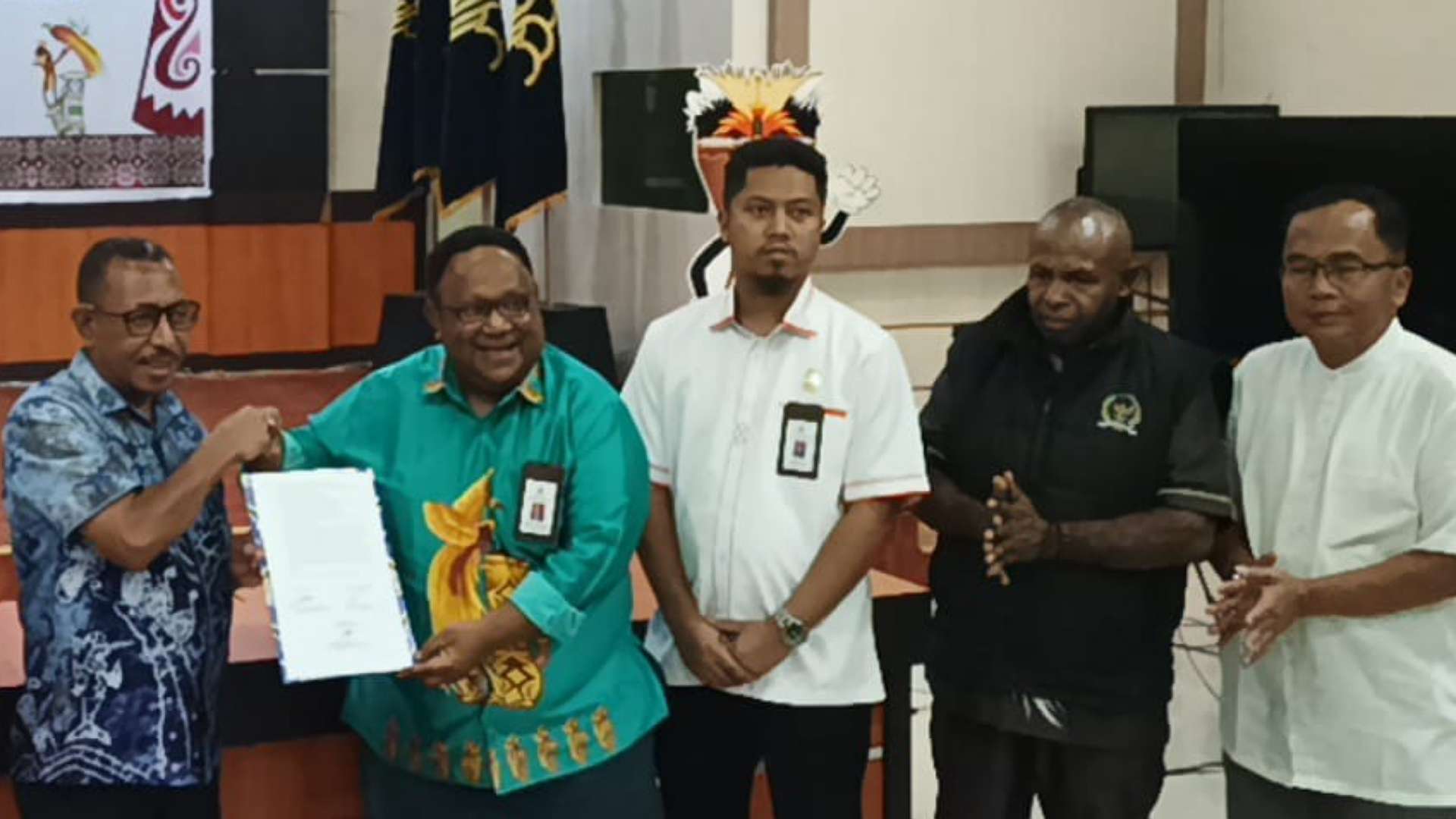 29-raperdasi-raperdasus-lolos-harmonisasi-tinggal-diparipurna-dpr-papua-tengah