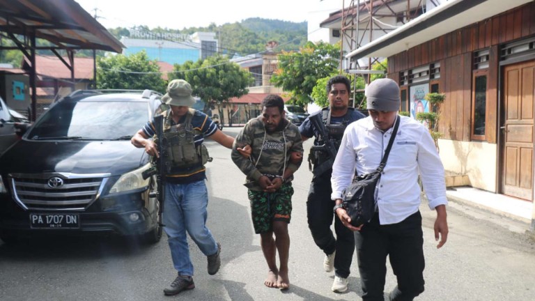 satgas-odc-tangkap-pelaku-pembunuhan-tenaga-kesehatan-di-kiwirok