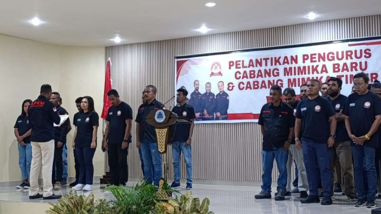 perkuat-jaringan-organisasi-apkm-lantik-pengurus-cabang-mimika-baru-dan-mimika-timur
