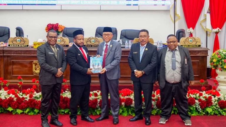 dpr-papua-tengah-rapat-paripurna-bahas-31-raperdasi-raperdasus