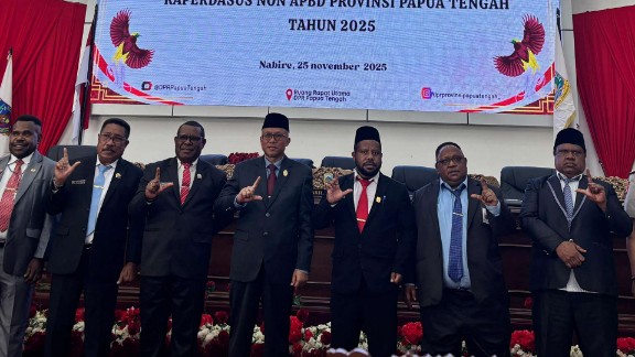 dpr-papua-tengah-rampungkan-29-produk-hukum-di-tahun-pertama
