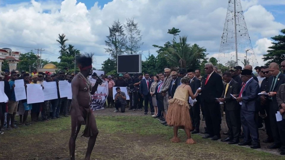 soal-tapal-batas-dengan-deiyai-bupati-jelaskan-begini