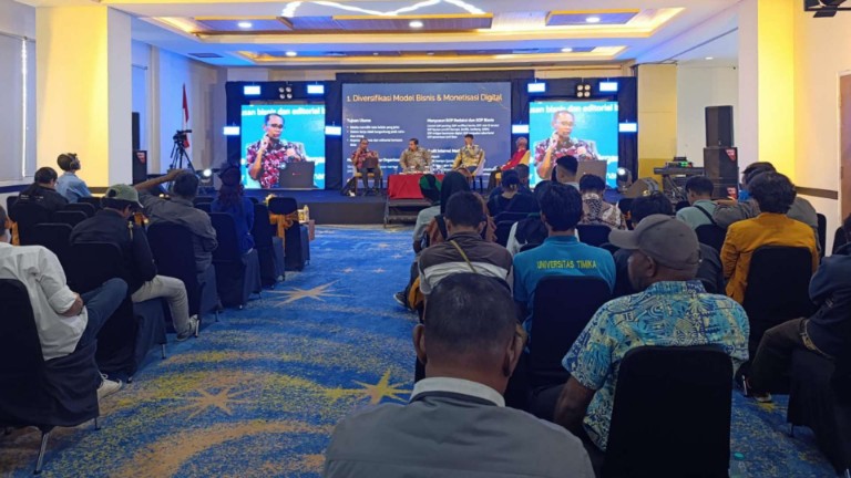 Sesi tanya jawab di seminar digital Media yang digelar oleh AMSI, foto: Martha/Papua60detik