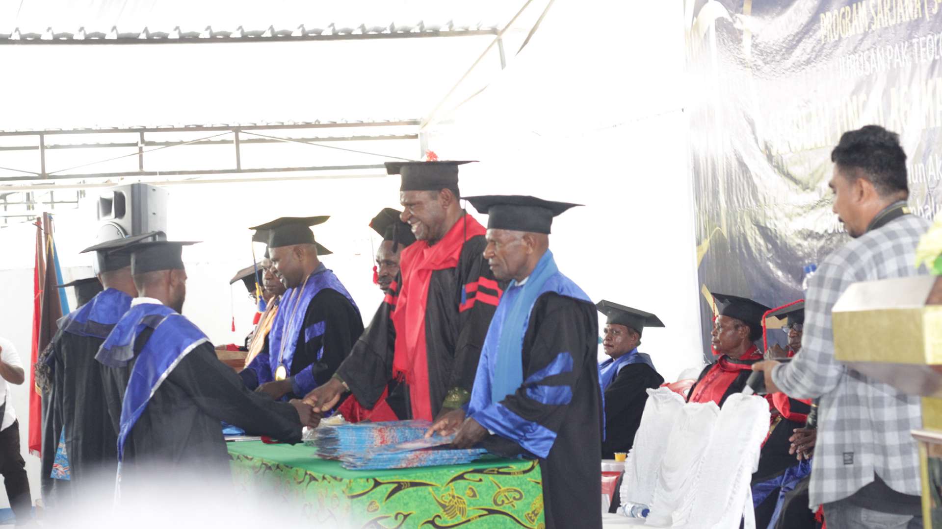 stak-nabire-wisuda-220-mahasiswa