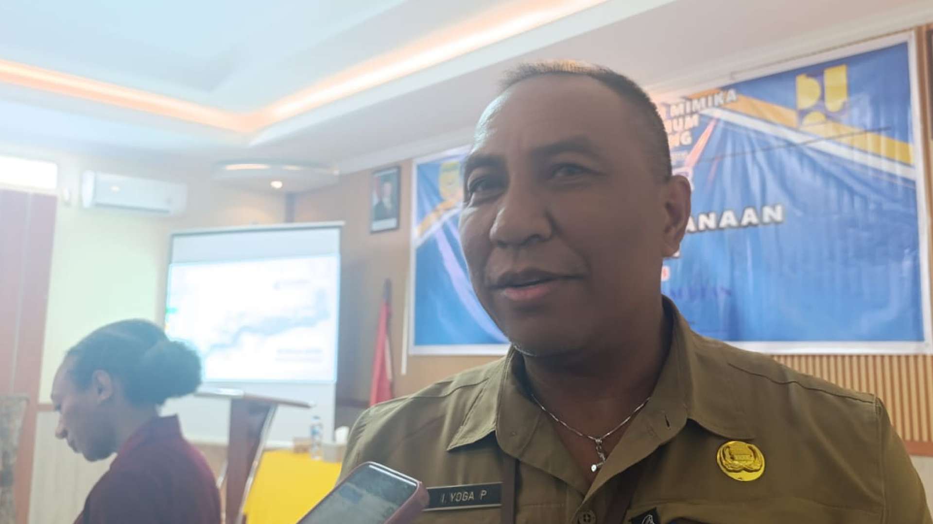 Plt Kepala Dinas PUPR Mimika, Inosensius Yoga Pribadi, foto: Martha/Papua60detik