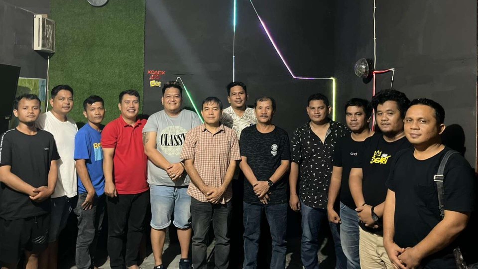 pbb-dan-kmb-konser-amal-untuk-korban-bencana-sumatera-utara-di-jayapura