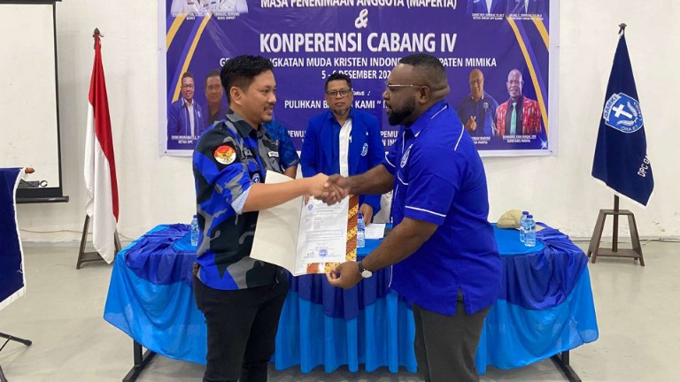 terima-sk-karteker-gamki-papua-tengah-anis-labene-gas-konsolidasi-kabupaten