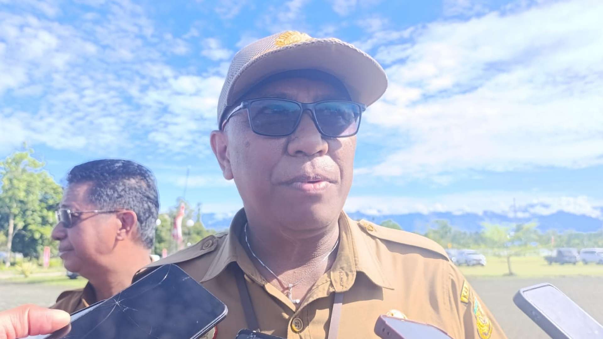 di-timika-jalan-bergelombang-dinas-pupr-bilang-begini