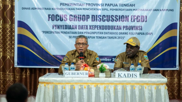 Dinas Administrasi Kependudukan dan Pencatatan Sipil, Pemberdayaan Masyarakat dan Kampung (Dinas Admin Dukcapil PMK) Provinsi Papua Tengah menggelar Focus Group Discussion (FGD). Foto : Elia Douw/Papua60detik