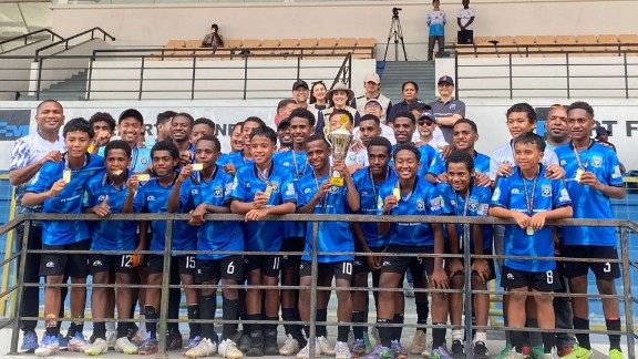 Siswa Papua Football Academy rayakan kemenangan FJC 2025. Foto: Faris/Papua60detik