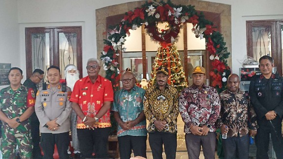 dua-kubu-sepakat-akhiri-konflik-kwamki-narama-perdamaian-adat-digelar-12-januari