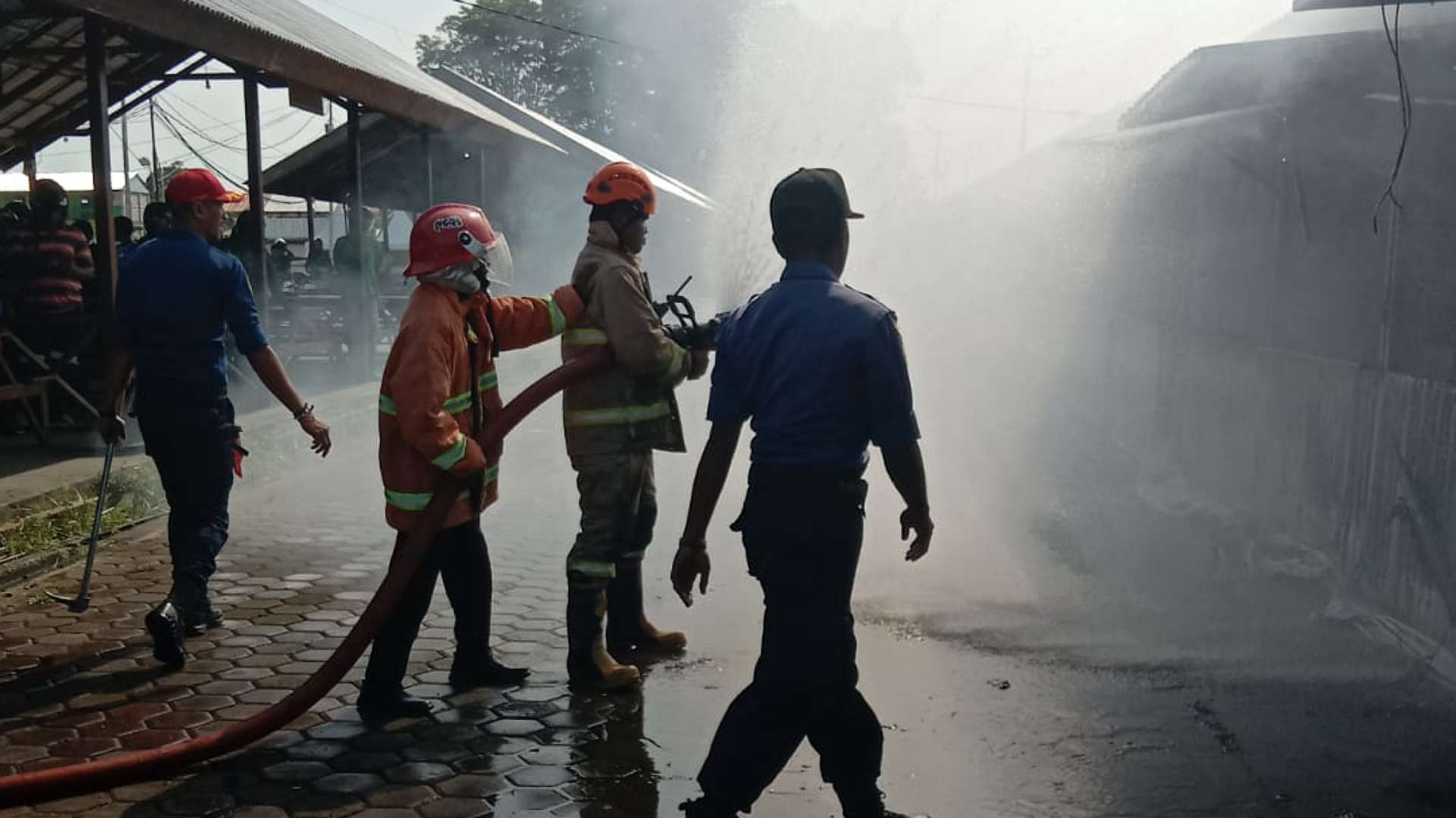 empat-kios-di-pasar-sentral-terbakar-diduga-korsleting-listrik