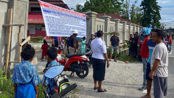 Suasana pemalangan di SD Negeri Inauga Sempan, Foto: Faris/ Papua60detik