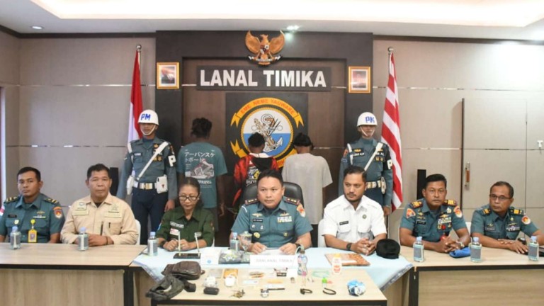 Konferensi pers kasus narkoba oleh Lanal Timika. Foto: Istimewa