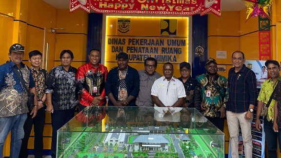 hearing-tahap-i-komisi-iv-dprk-mimika-sambangi-pupr-bahas-realisasi-program-dan-insiden-jembatan-aroanop