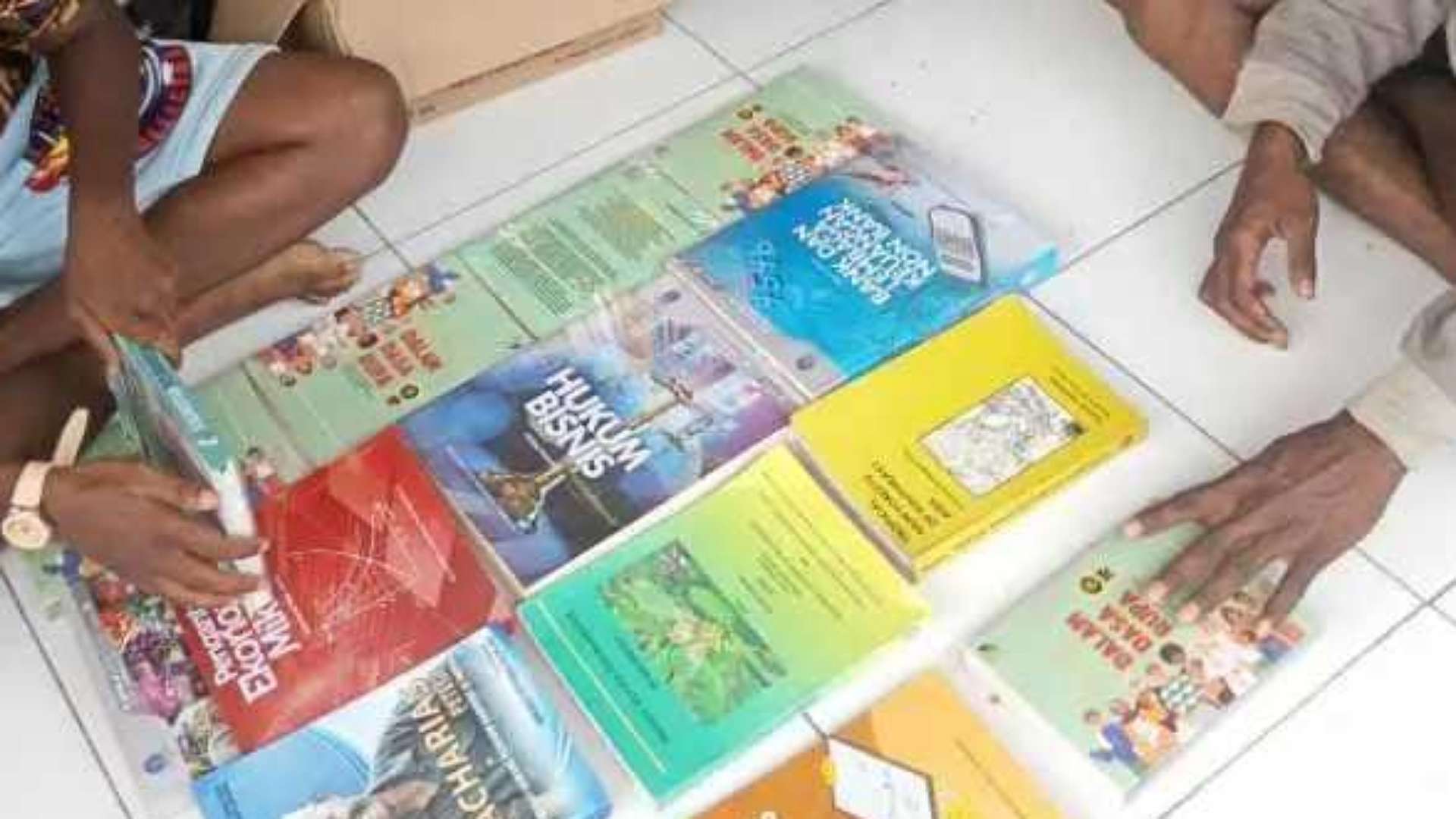 lapak-baca-di-nabire-jadi-ruang-alternatif-rakyat-papua-bangun-kesadaran-politik