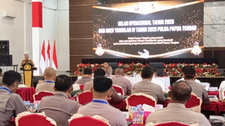 Wakapolda Kombes Pol. Muhajir membuka Gelar Opsnal dan Anev Kamtibmas Triwulan IV di Nabire. Foto : Elia Douw/Papua60detik