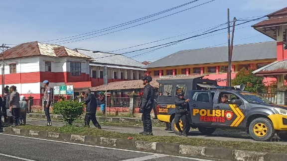 imbas-pemalangan-jalan-ahmad-yani-sekolah-pulangkan-siswa