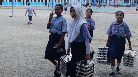 sebagian-orang-tua-siswa-smp-negeri-2-mimika-tolak-mbg