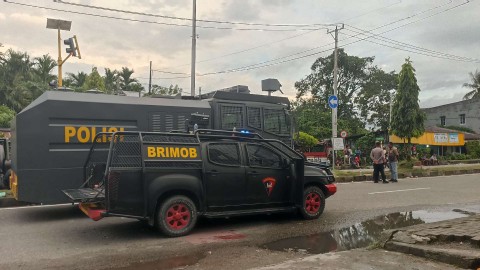 keluarga-desak-pelaku-dihadirkan-jalan-ahmad-yani-lumpuh
