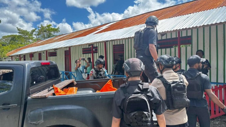 Lingkungan sekolah tempat pembunuhan seorang warga sipil di Jalan Seradala Km 03, Distrik Dekai, Kabupaten Yahukimo. Foto: Satgas Humas ODC-2026